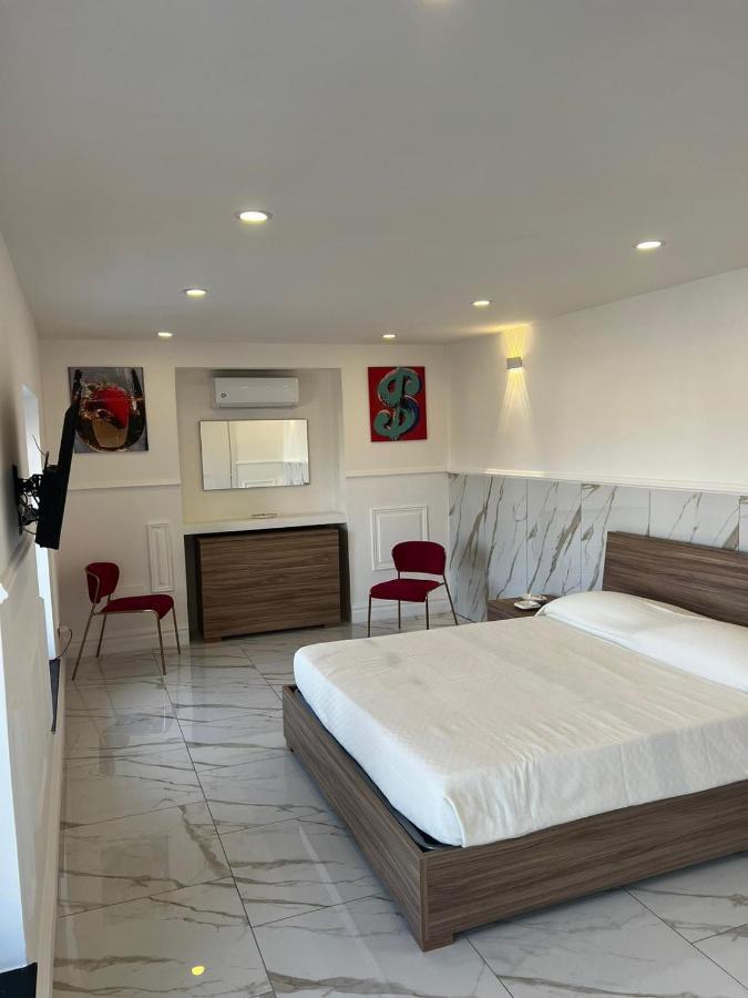 Pippo'S Suite Napoli Exterior foto
