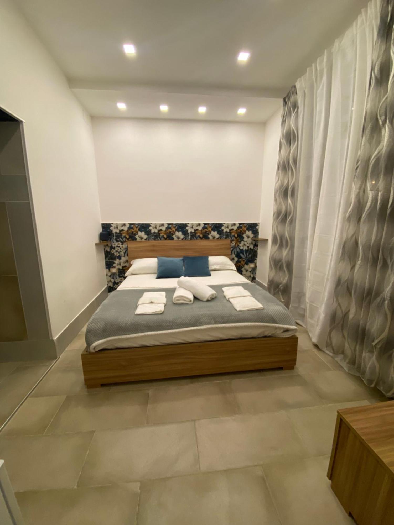 Pippo'S Suite Napoli Exterior foto