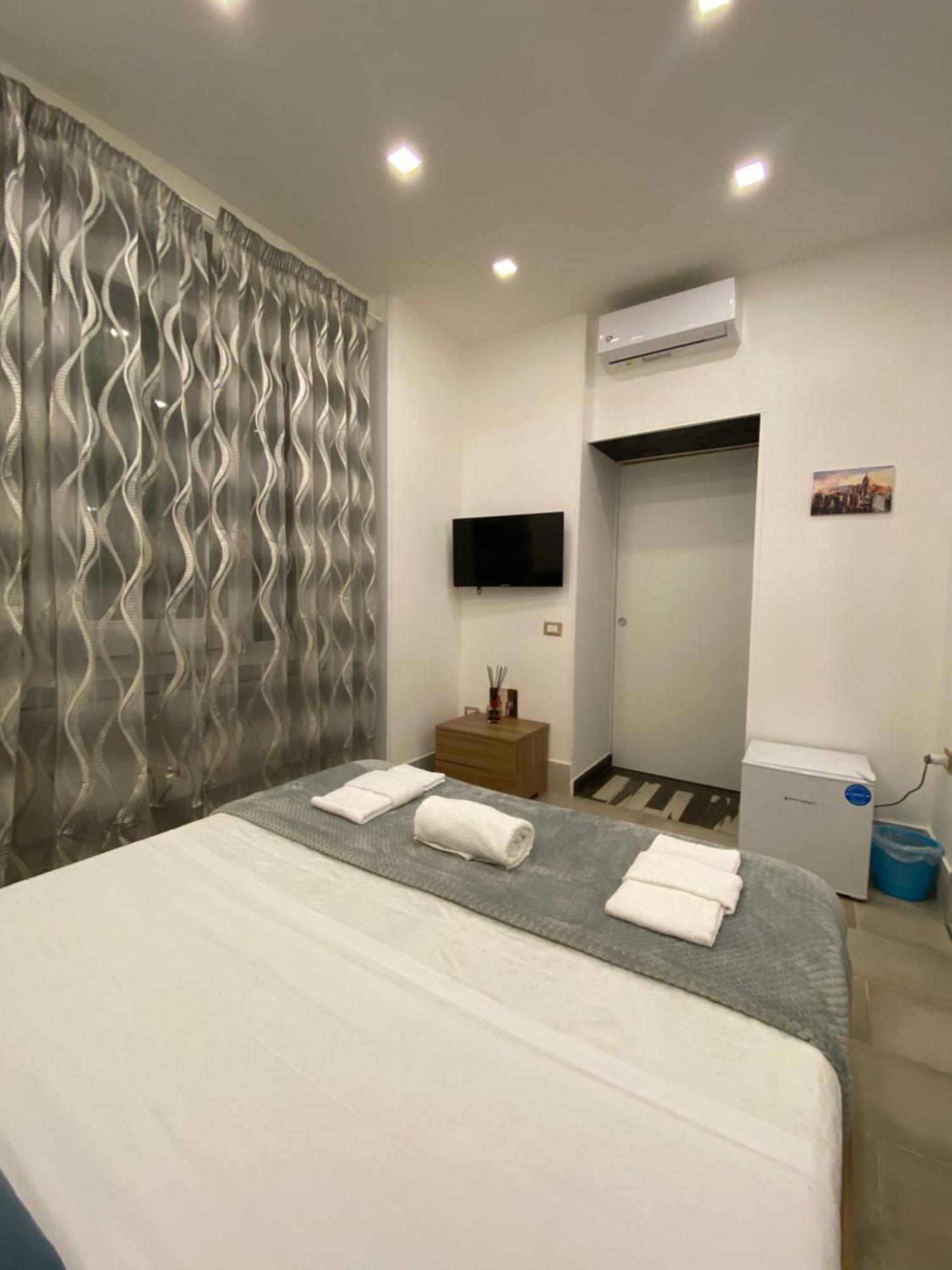 Pippo'S Suite Napoli Exterior foto